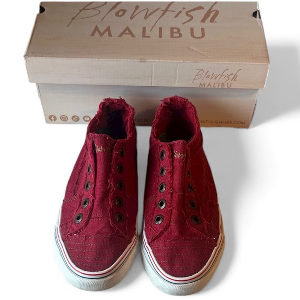 Blowfish Malibu Women's Play Slip-On Sneakers in a beautiful red color size 6